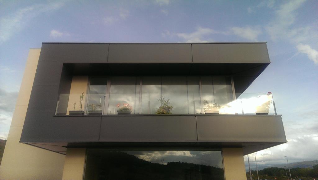 Nruta Ponferrada Hotel Bembibre  Buitenkant foto
