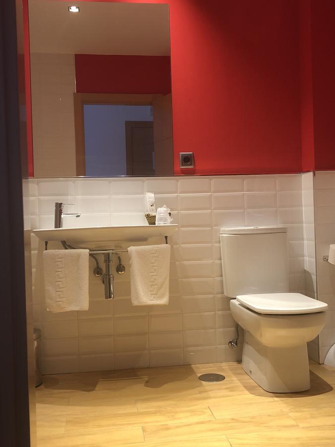 Nruta Ponferrada Hotel Bembibre  Buitenkant foto